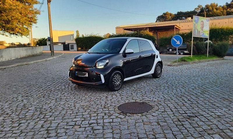 Usado 2021 Smart ForFour Electric Drive Sedan | € 12.000 - Imagem 1/4