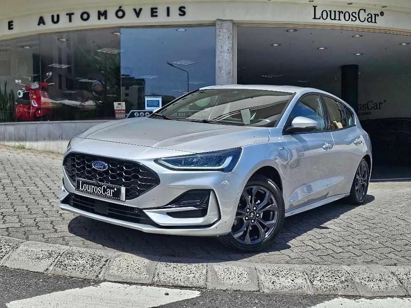 Cinzento Usado 2022 Ford Focus Citadino | € 22.500 (Caro) - Imagem 1/4
