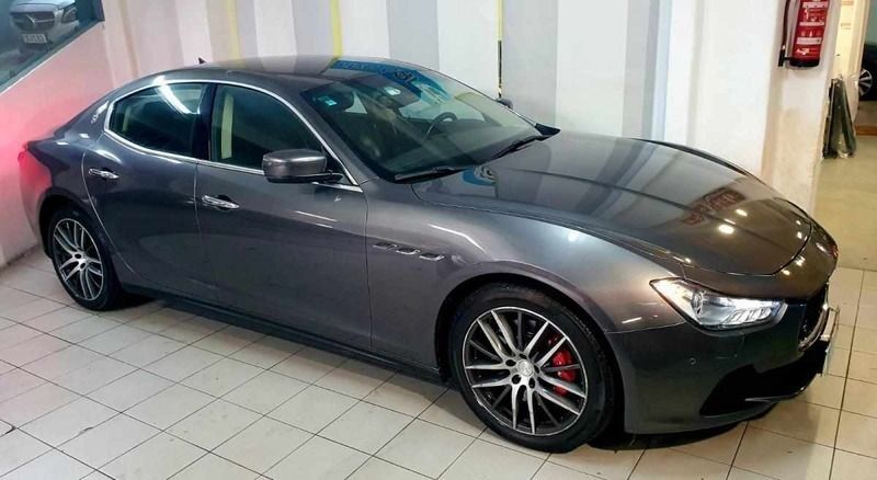 Cinzento Usado 2014 Maserati Ghibli Coupé | € 43.950 - Imagem 1/4