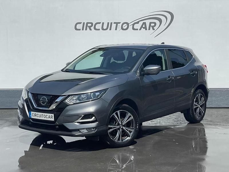 Cinzento Usado 2018 Nissan Qashqai N-Connecta SUV | € 16.300 (Preço justo) - Imagem 1/4