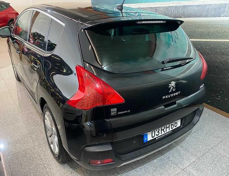 Usado Peugeot 3008 200 HP (147 kW) 2013 Preto Carrinha