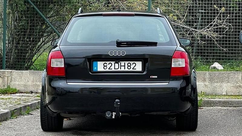 Usado 2004 Audi A4 Sedan | € 5.900 (Preço justo) - Imagem 1/4