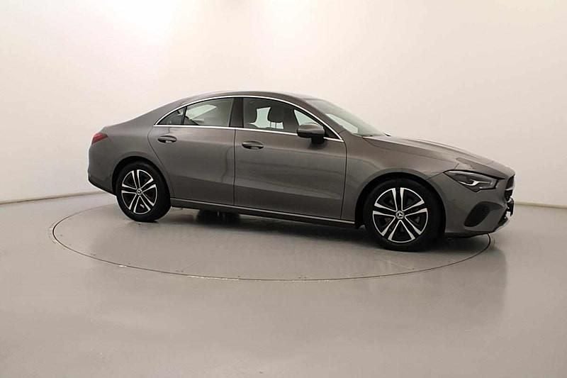 Usado Mercedes CLA180 116 HP (85 kW) 2024 Cinzento Sedan
