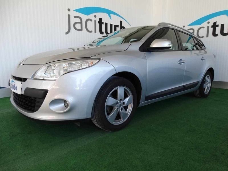 Cinzento Usado 2009 Renault Mégane III Carrinha | € 6.900 (Caro) - Imagem 1/4