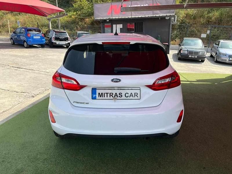 Usado Ford Fiesta 86 HP (63 kW) 2019 Branco Citadino