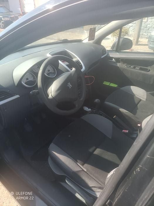 Usado 2008 Peugeot 207 Sedan | € 3.500 (Bom preço) - Imagem 1/4