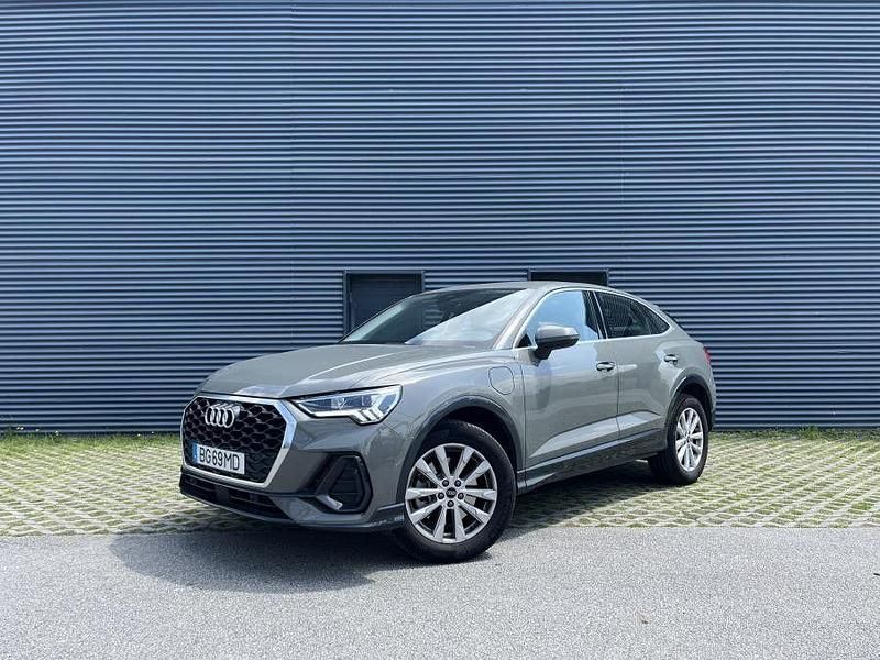 Cinza Usado 2024 Audi Q3 SUV | € 46.900 - Imagem 1/4
