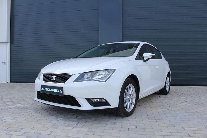 Branco Usado 2013 Seat Leon Style Citadino | € 10.250 (Preço justo) - Imagem 1/4