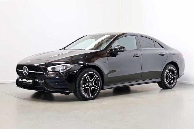 Preto Usado 2021 Mercedes CLA250 AMG line Sedan | € 35.990 - Imagem 1/4