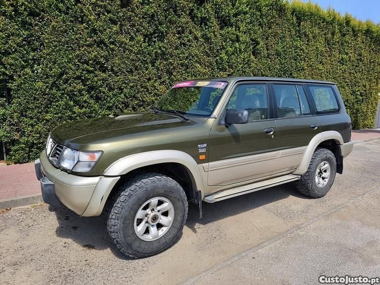 Verde Usado 1998 Nissan Patrol SUV | € 18.498 - Imagem 1/1