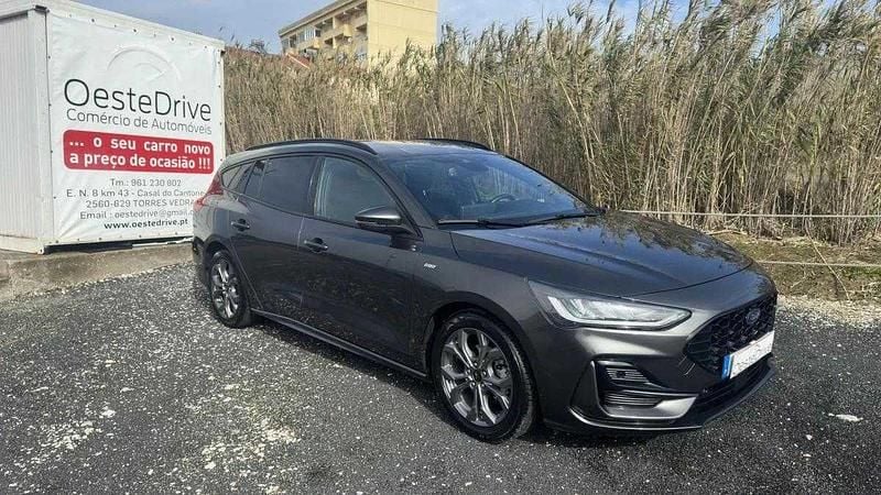 Usado Ford Focus ST-Line X 125 HP (91 kW) 2022 Cinza escuro Carrinha