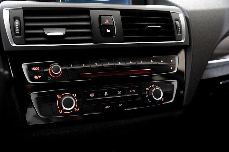 Usado BMW 116 Efficient Dynamics 116 HP (85 kW) 2015 Azul Citadino