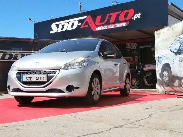 Cinza Usado 2014 Peugeot 208 Active Citadino | € 8.500 (Preço justo) - Imagem 1/4