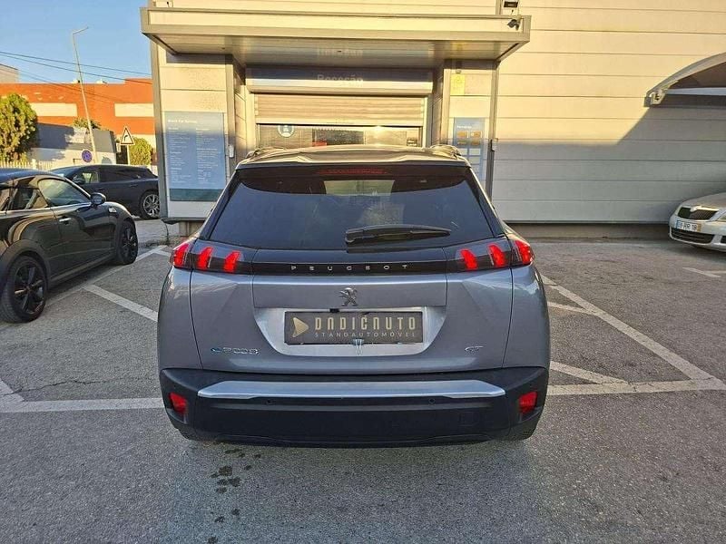 Usado Peugeot e-2008 100 kW (136 HP) 2024 Cinzento SUV