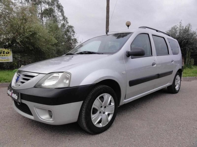 Cinzento Usado 2009 Dacia Logan Sedan | € 5.750 - Imagem 1/4