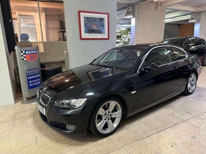 Preto Usado 2008 BMW 335 Sedan | € 21.000 - Imagem 1/4