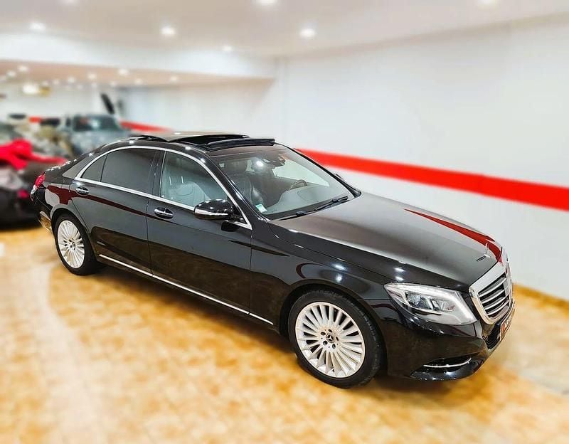 Preto Usado 2017 Mercedes S350 Sedan | € 49.950 - Imagem 1/4