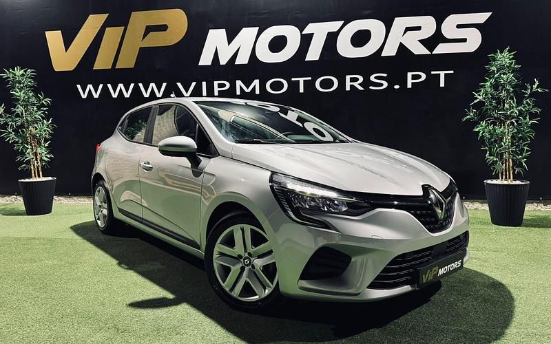 Usado Renault Clio V Intens 100 HP (73 kW) 2022 Cinzento Citadino