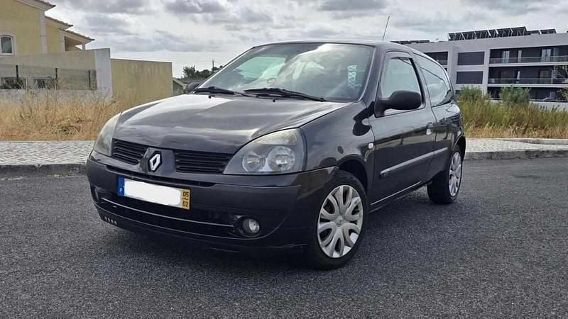 Usado Renault Clio II 82 HP (60 kW) 2005 Preto Citadino