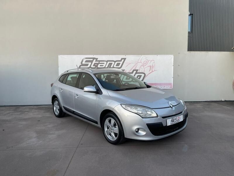 Cinzento Usado 2010 Renault Mégane III Carrinha | € 6.950 (Preço justo) - Imagem 1/4