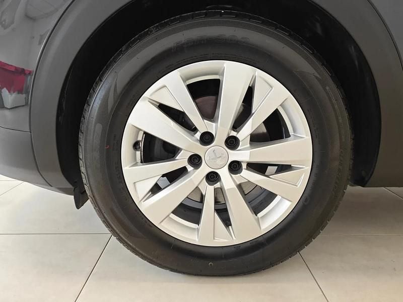 Usado Peugeot 3008 Active 131 HP (96 kW) 2018 Cinzento SUV