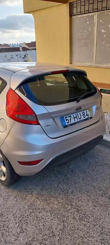 Usado Ford Fiesta 68 HP (50 kW) 2009 Cinzento Citadino