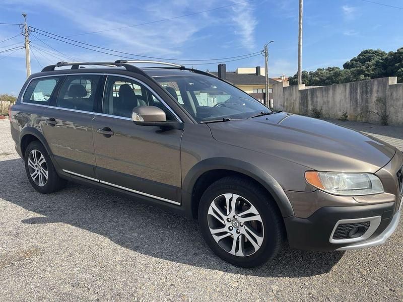 Usado 2011 Volvo XC70 Summum SUV | € 9.999 - Imagem 1/4