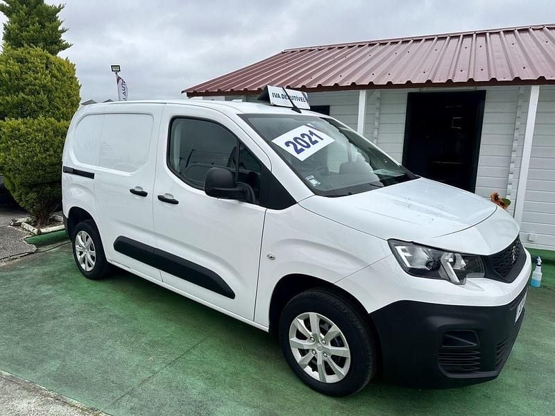 Branco Usado 2021 Peugeot Partner Premium Monovolume | € 13.900 (Preço justo) - Imagem 1/4