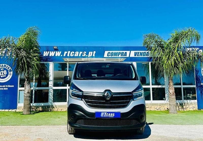 Usado Renault Trafic Zen 145 HP (106 kW) 2019 Cinzento Monovolume