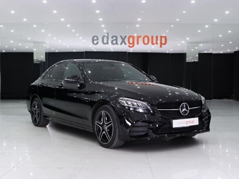 Cinza Usado 2020 Mercedes C300 Avantgarde Sedan | € 26.990 (Caro) - Imagem 1/4