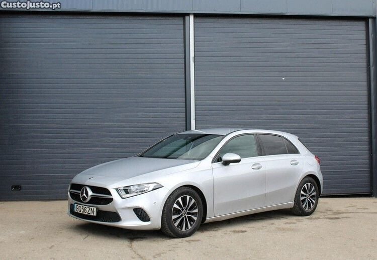 Cinza Usado 2019 Mercedes A180 Business | € 21.900 (Preço justo) - Imagem 1/1