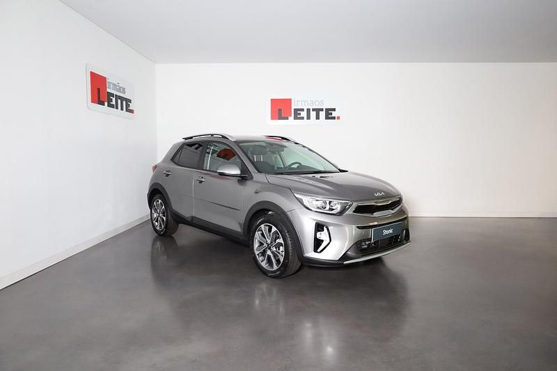 Cinza Novo 2025 Kia Stonic SUV | € 21.990 (Preço elevado) - Imagem 1/4