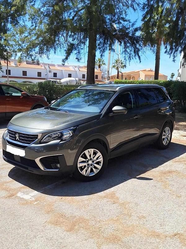 Cinzento Usado 2020 Peugeot 5008 Monovolume | € 21.500 (Super Preço) - Imagem 1/3