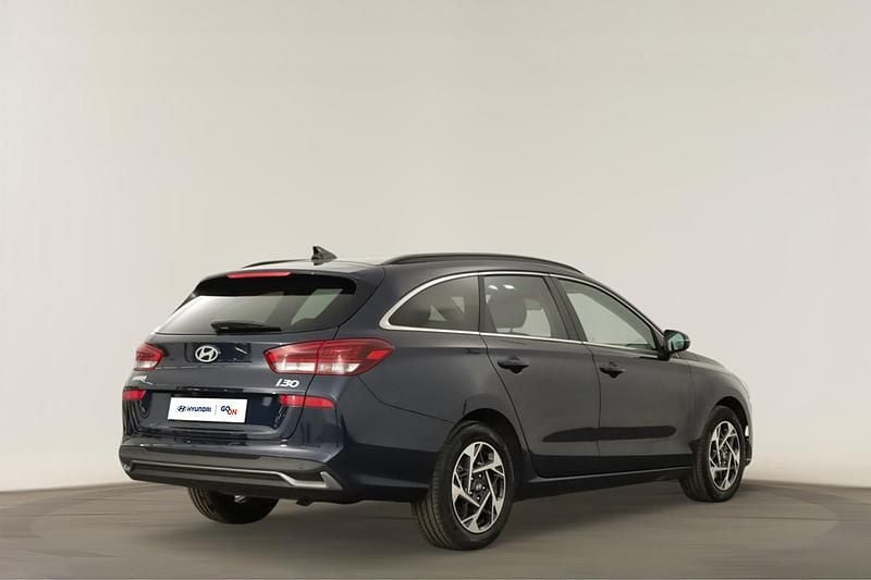 Usado Hyundai i30 100 HP (73 kW) 2024 Azul Carrinha