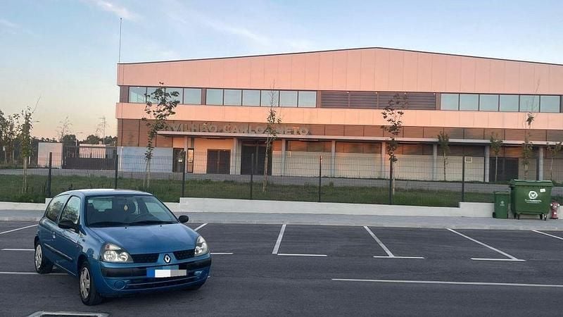 Usado 2002 Renault Clio II | € 1.500 (Bom preço) - Imagem 1/4