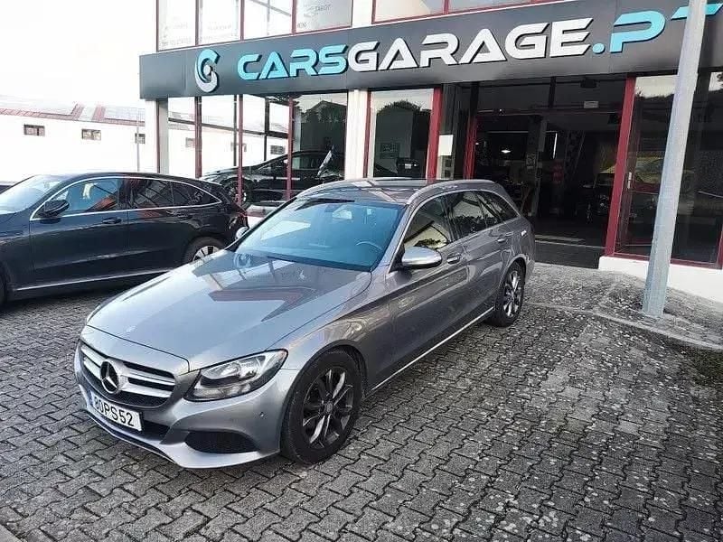 Usado Mercedes C180 116 HP (85 kW) 2015 Cinzento Carrinha