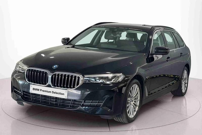 Preto Usado 2024 BMW 530e Carrinha | € 48.490 (Preço justo) - Imagem 1/4
