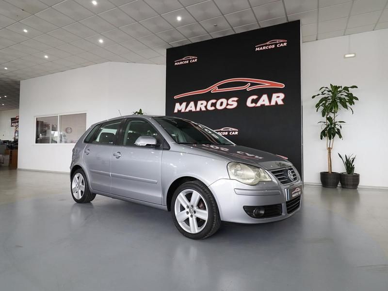 Cinzento Usado 2006 VW Polo | € 5.400 - Imagem 1/4