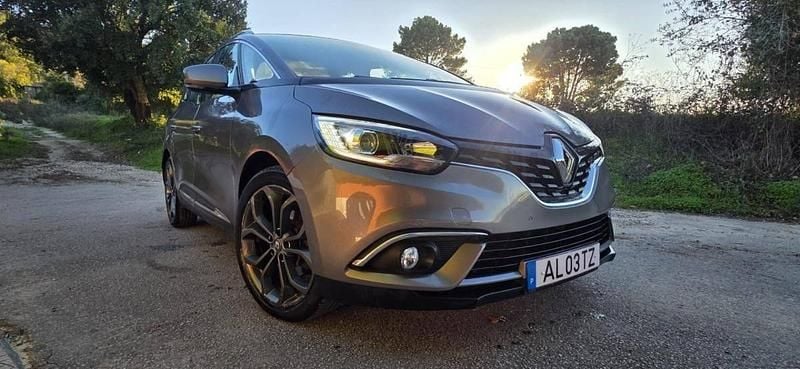 Usado Renault Grand Scénic IV 120 HP (88 kW) 2019 Cinzento Monovolume