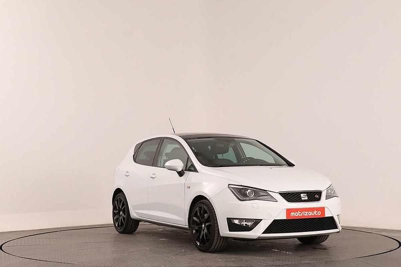 Branco Usado 2016 Seat Ibiza Citadino | € 15.199 (Caro) - Imagem 1/4