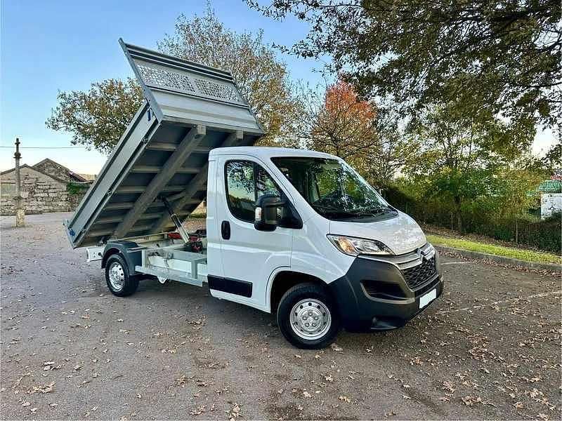 Branco Usado 2019 Citroën Jumper Monovolume | € 28.990 - Imagem 1/4