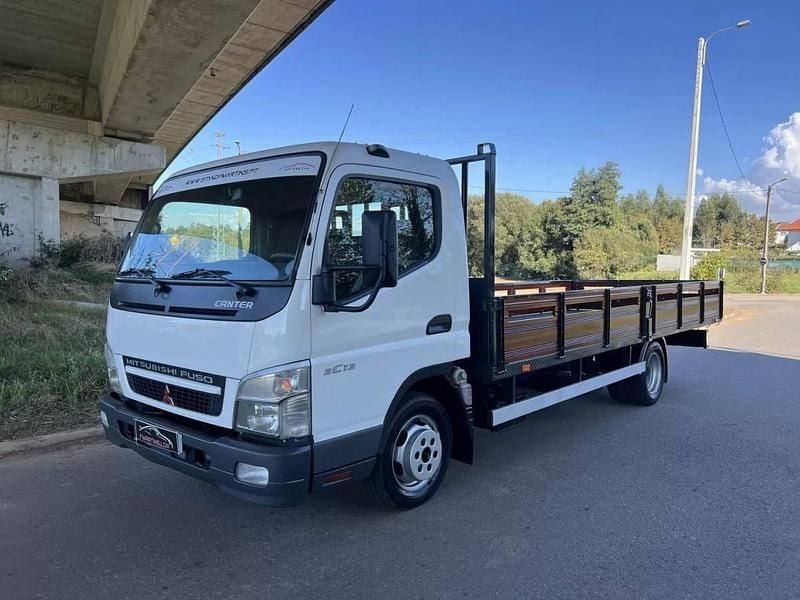 Branco Usado 2011 Mitsubishi Canter | € 23.900 (Preço justo) - Imagem 1/4
