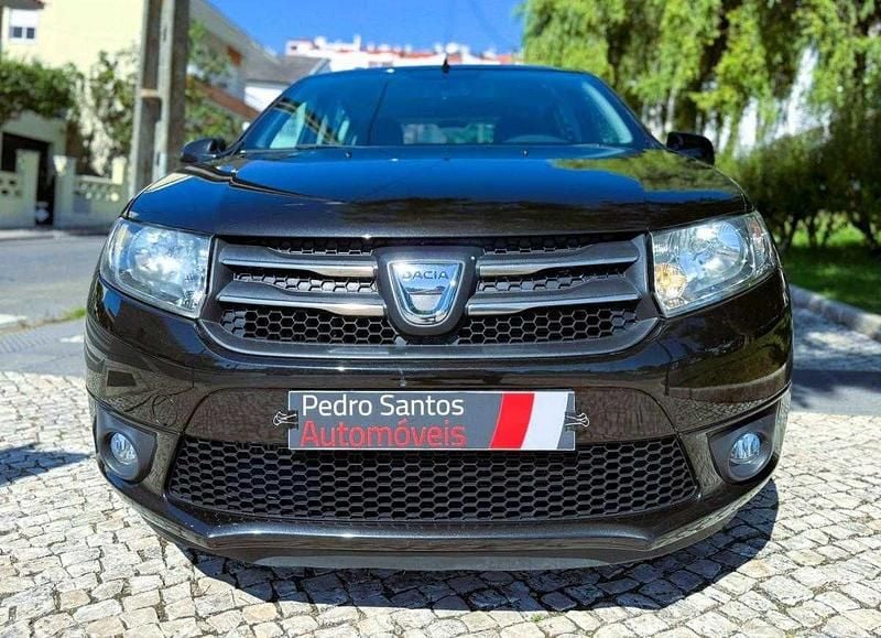 Usado Dacia Sandero Comfort 90 HP (66 kW) 2015 Preto Citadino