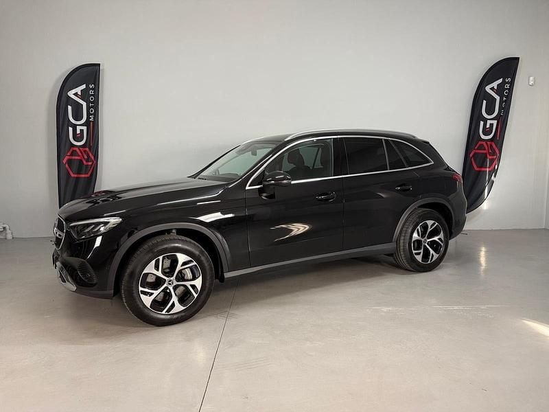 Usado Mercedes GLC300 333 HP (244 kW) 2024 Preto SUV