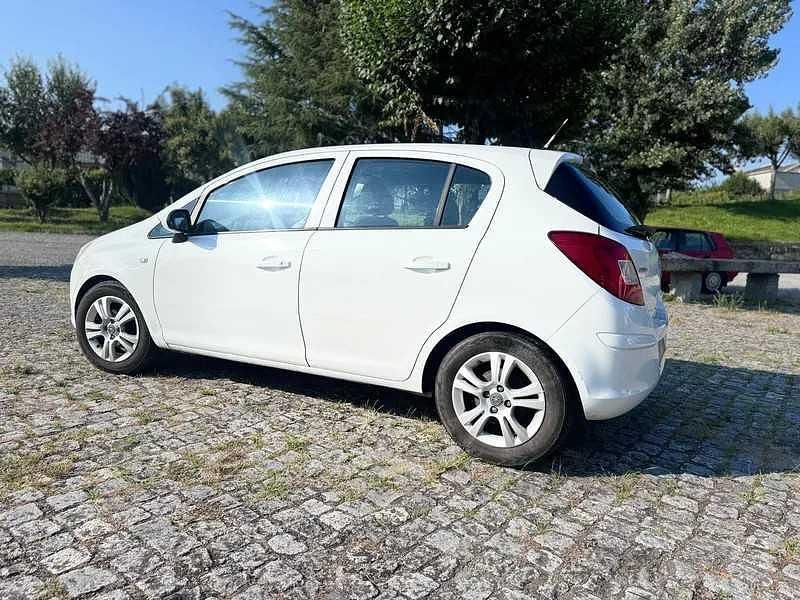 Usado Opel Corsa 95 HP (69 kW) 2010 Branco Citadino