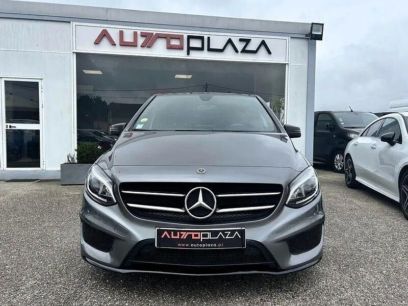 Usado Mercedes B180 AMG line 116 HP (85 kW) 2018 Cinza Monovolume