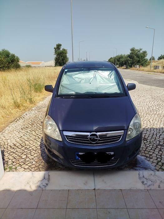 Usado 2009 Opel Zafira Monovolume | € 2.700 - Imagem 1/4