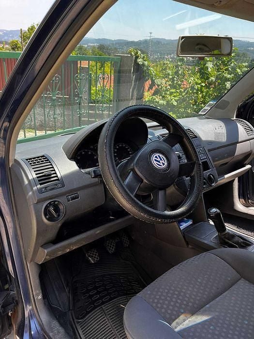 Usado 2002 VW Polo Sedan | € 1.500 - Imagem 1/4