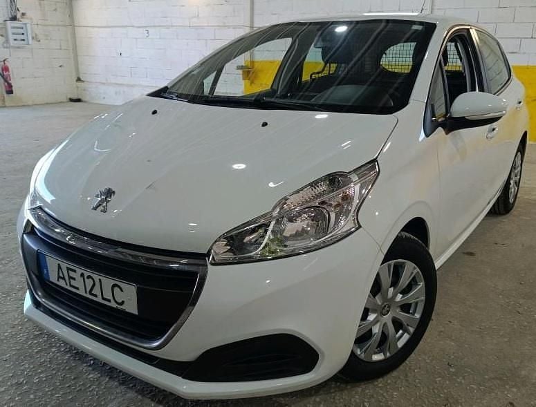 Branco Usado 2020 Peugeot 208 Citadino | € 10.499 (Super Preço) - Imagem 1/4