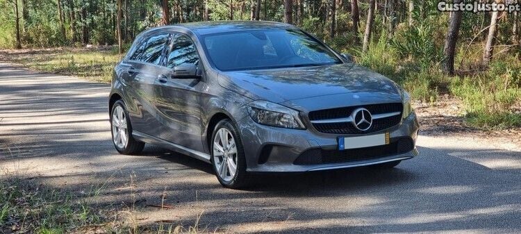 Cinza Usado 2017 Mercedes A160 Urban Citadino | € 16.700 (Preço justo) - Imagem 1/1
